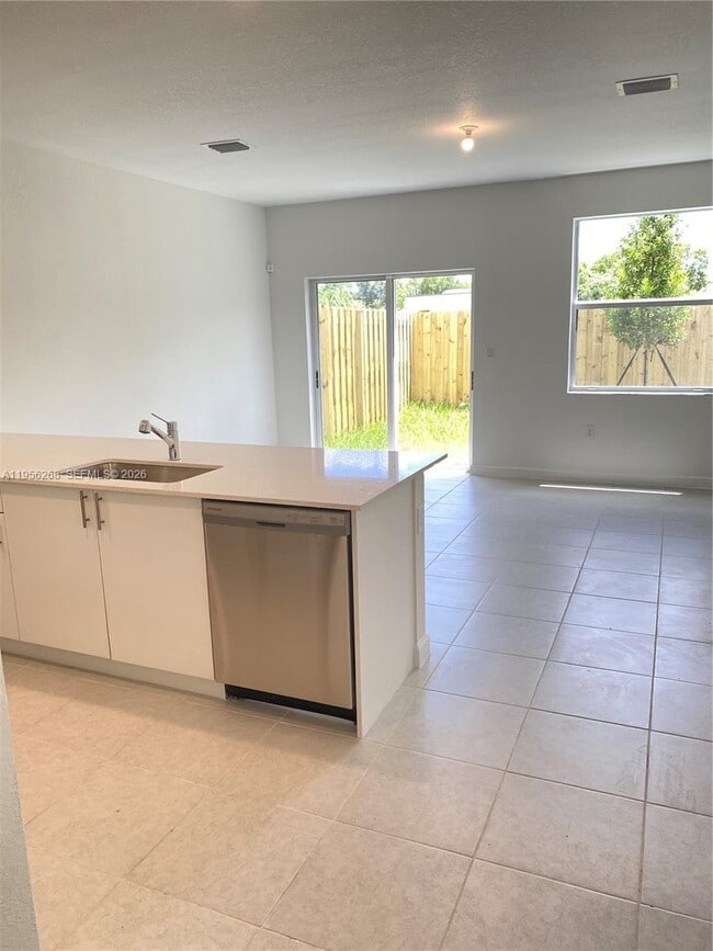 Building Photo - 26400 SE 19th St