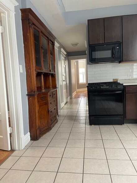 Building Photo - 2532 S Albany Ave