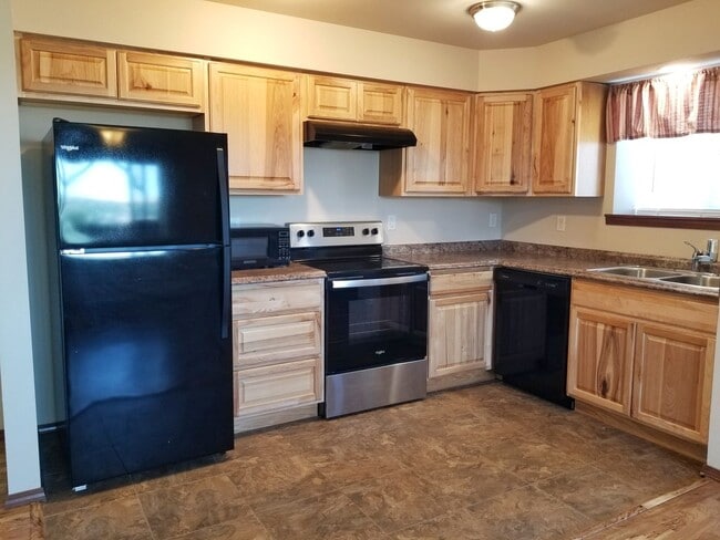 Building Photo - Newer 2 Bedroom 1 Bathroom with a View
