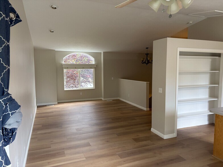 Building Photo - 482 S 1300 E
