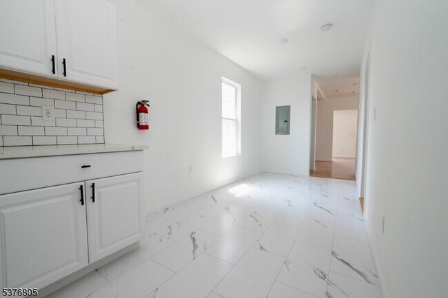 Building Photo - 264 Greylock Pkwy