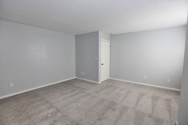 Building Photo - Ready 03-06-26! 2 Primary Suites! Near Little Creek, Dam Neck & Oceana Bases!