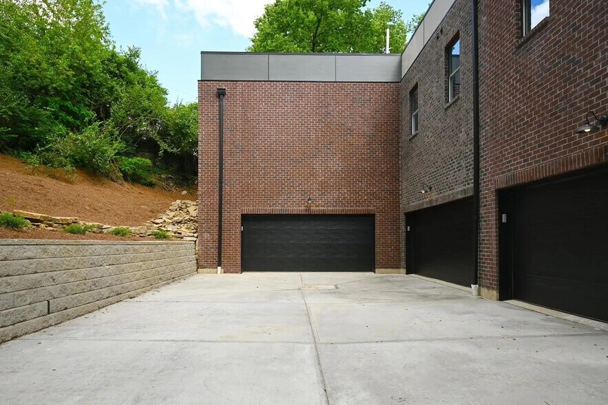 Building Photo - 1722 William Howard Taft Rd