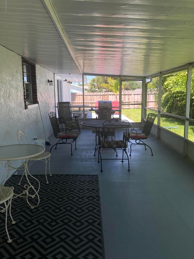 Building Photo - 232 Terrace Shores Dr
