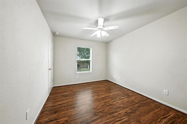 Building Photo - 3146 Madison Elm St