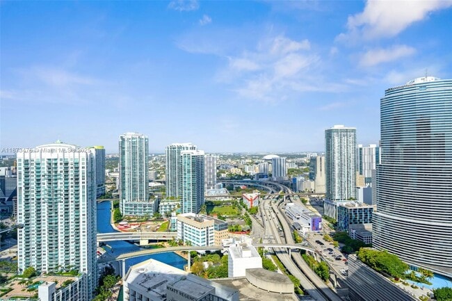 Building Photo - 200 Biscayne Blvd Way