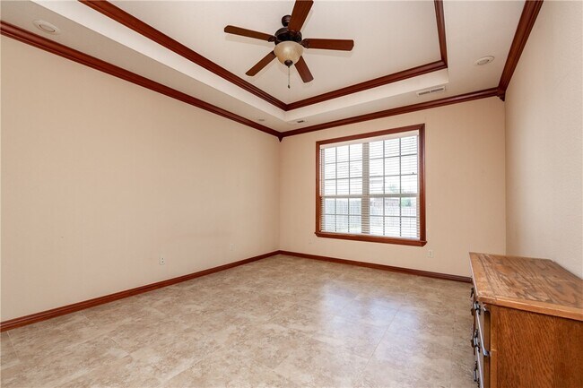 Building Photo - 3902 SW Banbury Dr