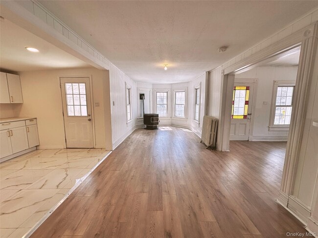 Building Photo - 146 NY-284