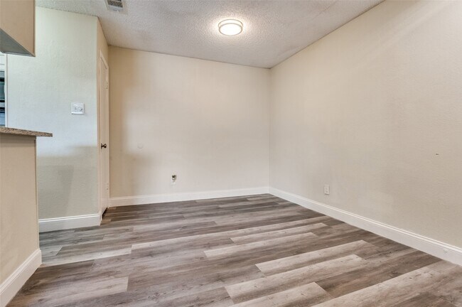 Building Photo - 1310 Harwell Dr