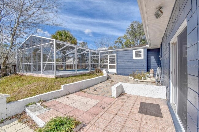 Building Photo - 1828 SE Lake Weir Ave