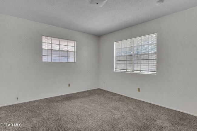 Building Photo - 10537 Gran Cima Ln