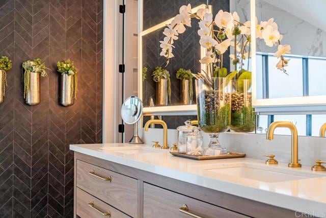 Building Photo - 3301 Lincoln St