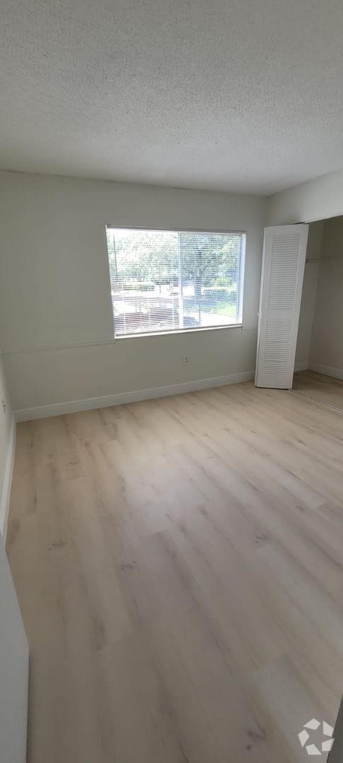 Building Photo - *** Beautiful 3 Bedroom 1.5 Bathroom Town ...