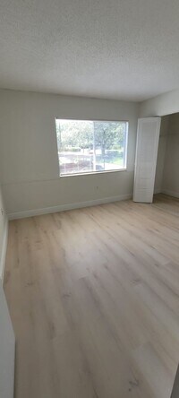 Building Photo - *** Beautiful 3 Bedroom 1.5 Bathroom Town ...