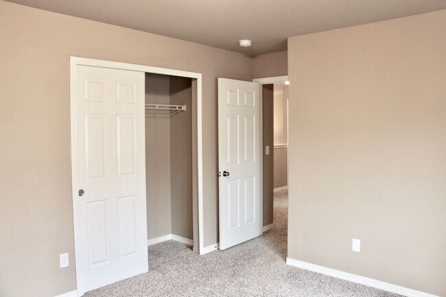 Building Photo - Well Cared For 3 bed/2.5 Bath Home in Security - Widefield