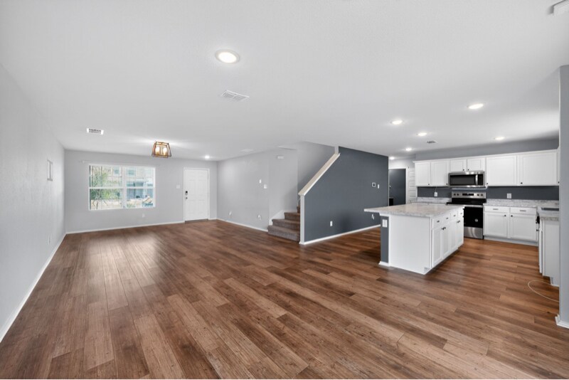 Building Photo - 605 Mayfield Dr