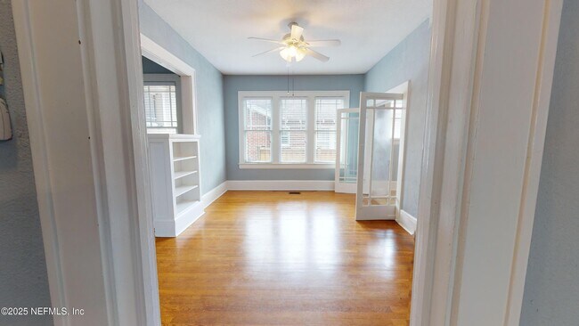 Building Photo - 3619 Riverside Ave
