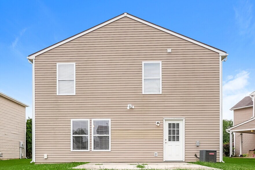 Building Photo - 708 Adagio Dr