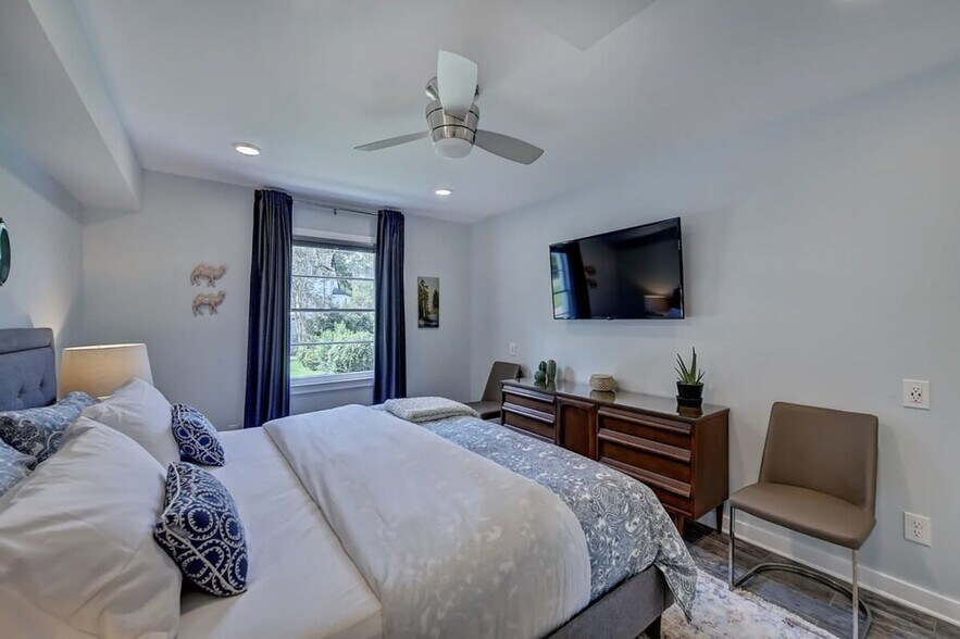 Building Photo - 510 Queens Rd