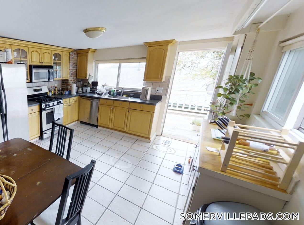 Building Photo - 60 Atherton St