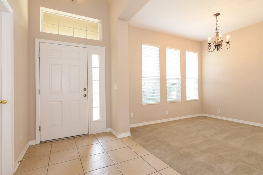 Building Photo - 6305 36th Ct E