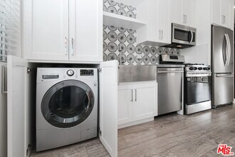 Building Photo - 1233 Laurel Ave