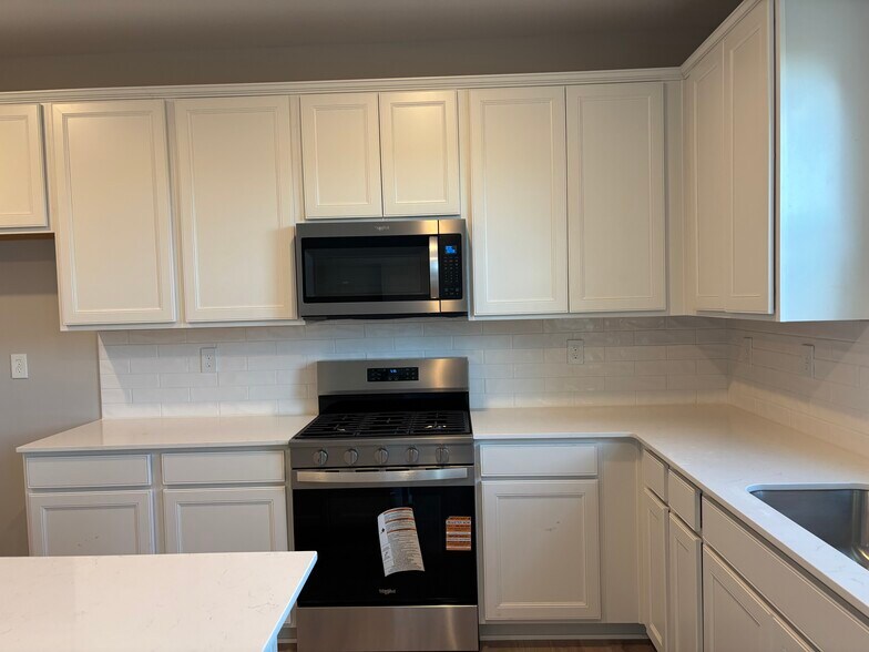 Building Photo - 16815 Aiken Ridge Cir