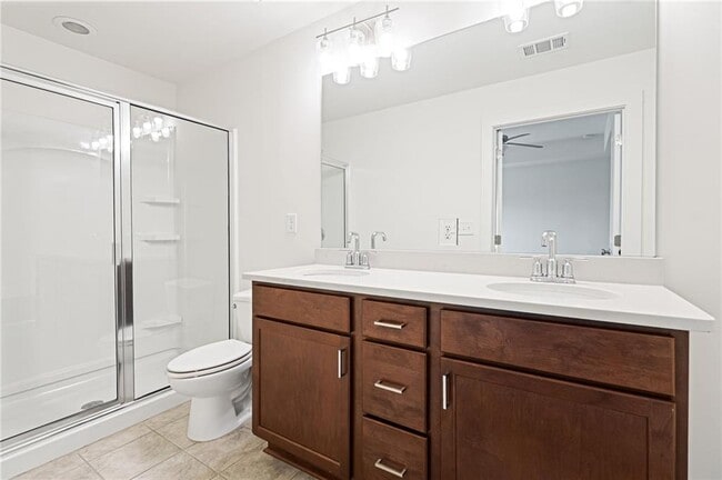 Building Photo - 6256 Hillandale Dr