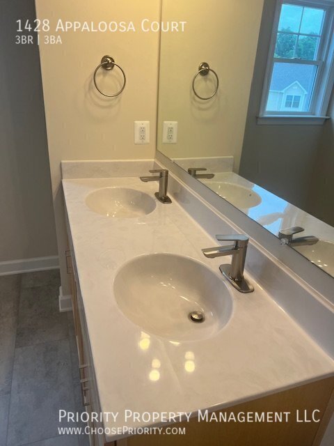 Building Photo - 1428 Appaloosa Ct