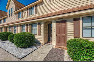 Building Photo - 510 Fairwood Lakes Dr