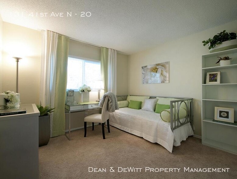 Building Photo - 2 Bed/2 Bath - Unit 31