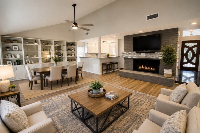Building Photo - 2303 Silver Sage Dr