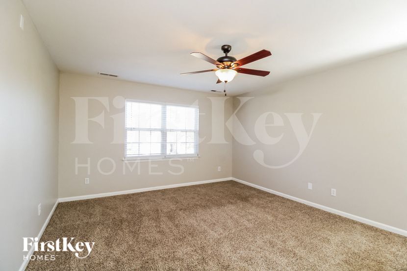 Building Photo - 225 Brycewood Dr