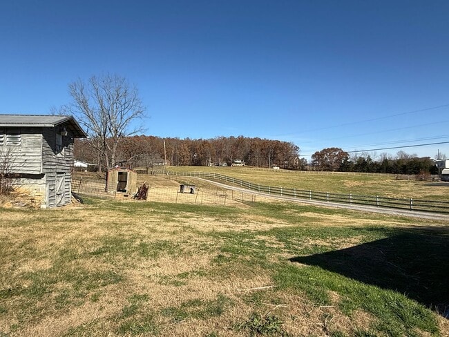 Building Photo - Intro to Homesteading! 3/1 furnished Property for rent