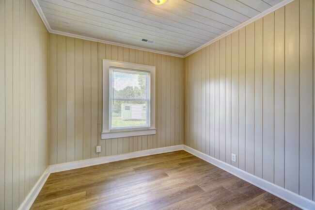 Building Photo - 2202 W Stage Coach Trail