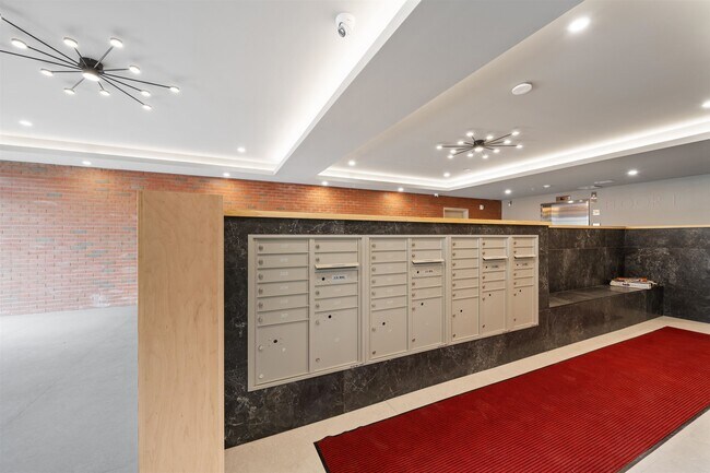 Building Photo - 337 Johnston Ave