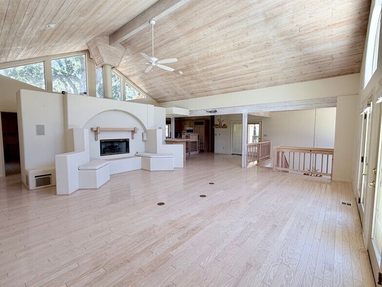 Building Photo - 29861 Greenwater Dr