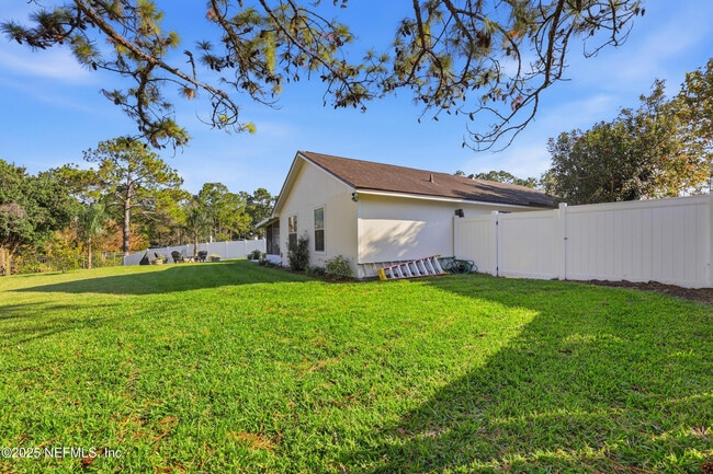 Building Photo - 2143 Lady Di Ln