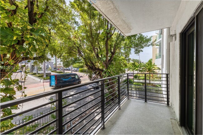 Building Photo - 1225 West Dr