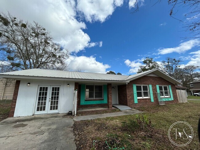 Primary Photo - FALL MOVE-IN SPECIAL: 50% OFF 1st FULL MON...