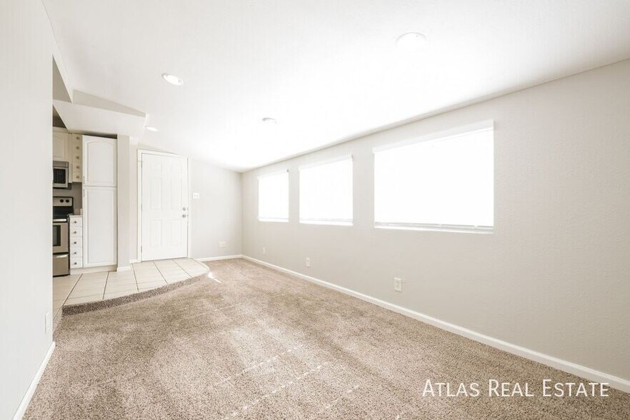 Building Photo - 1710 Hoffman Way