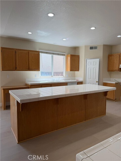 Building Photo - 23656 Morning Glory Dr