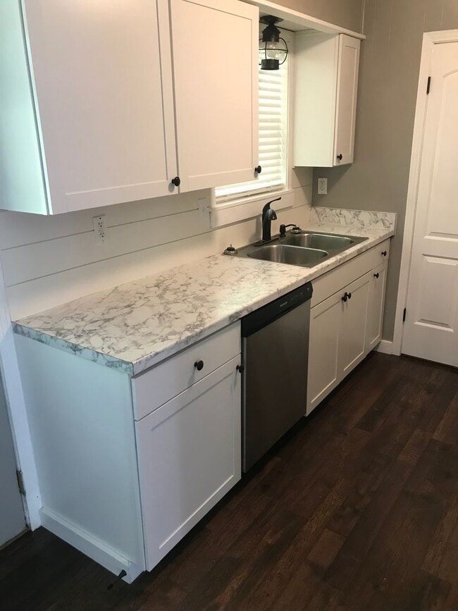 Building Photo - Completely Remodeled Home on a Dead End Road