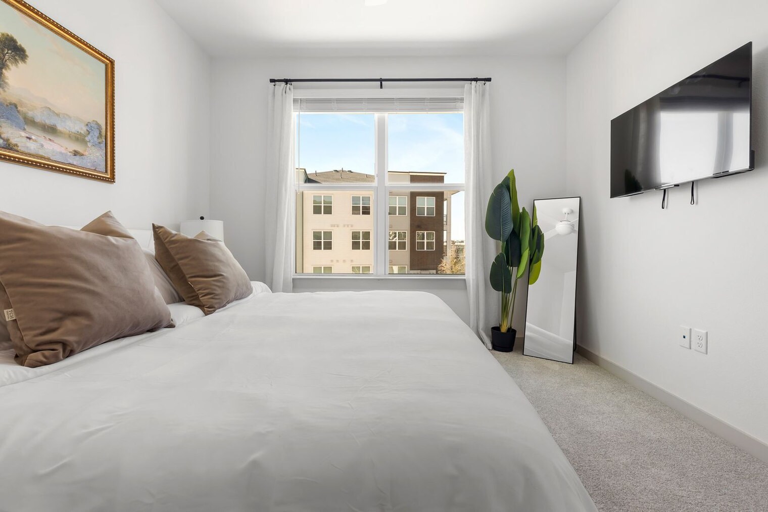 Building Photo - 1301 Leah Ave