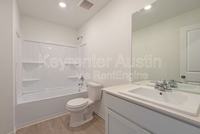 Building Photo - 214 Sambre St