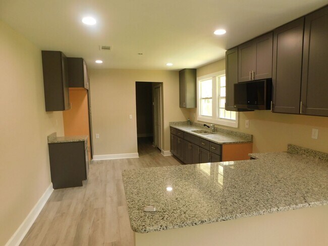 Building Photo - 1316 McConihe St