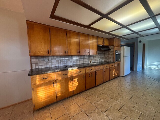 Building Photo - Come see this 4 Bedroom 2 Bathroom House!