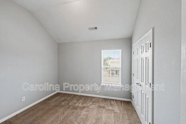 Building Photo - 10521 Barvas St