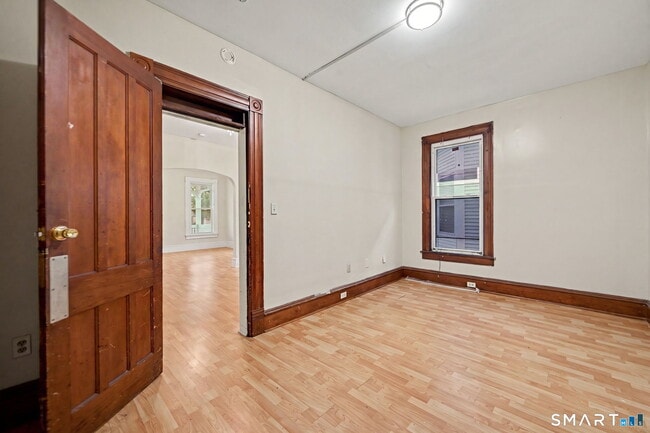 Building Photo - 135 Sherwood Ave