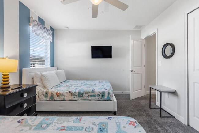 Building Photo - 4718 Kings Castle Cir